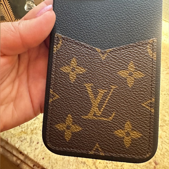 iPhone 14 Pro Max 100% Authentic full set Louis Vuitton Pallas Bumper - Picture 4 of 11